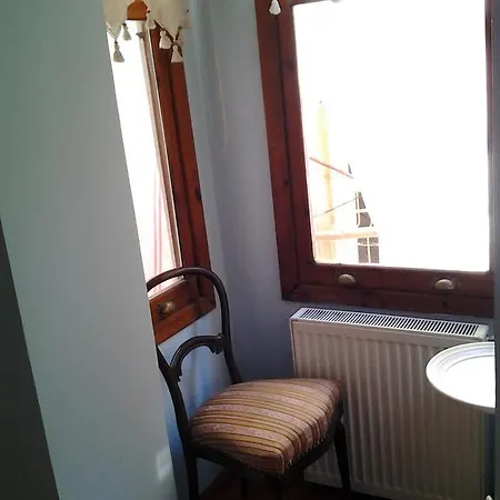 Aparthotel Aretias Antique House 2*