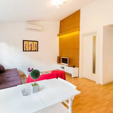 Aretias Antique House Aparthotel